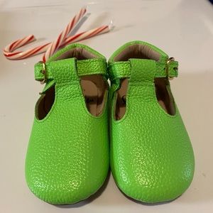 12/24 Monkey Feet T straps